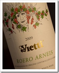 Vietti Roero Arneis 2009 - Click for a closeup (funky label, eh?)